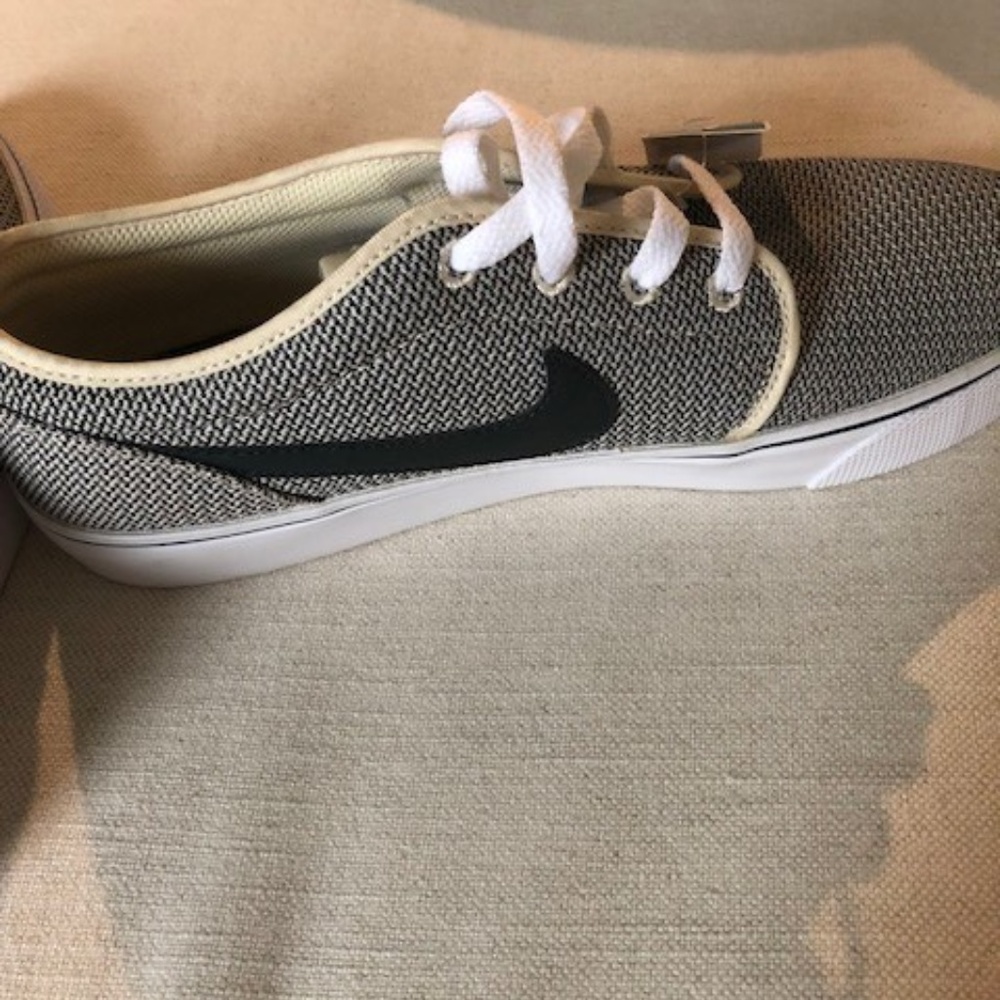 Nike Sport Men Size 9